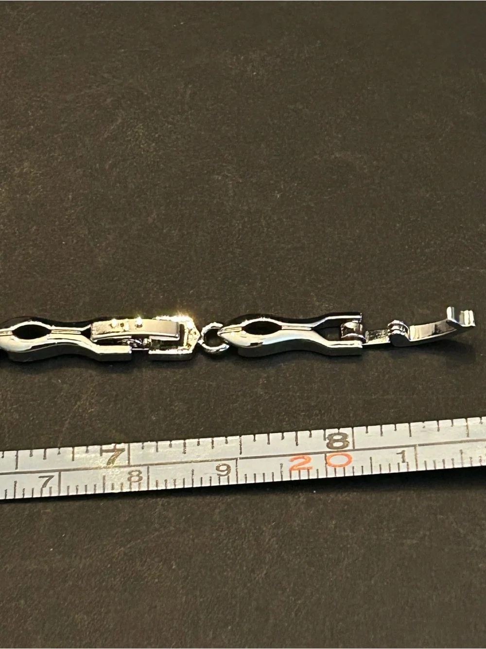 Silver-tone Floral Crystal Link Bracelet 7” With a 1” Extender Brand New